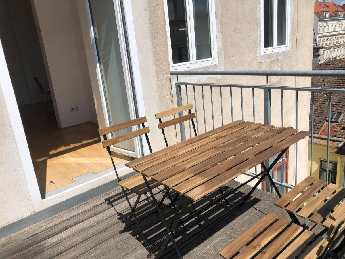 Helle 4 Zimmer Familien-Wohnung Mit Balkon! Schloss Schonbrunn In Gehdistanz فيينا المظهر الخارجي الصورة