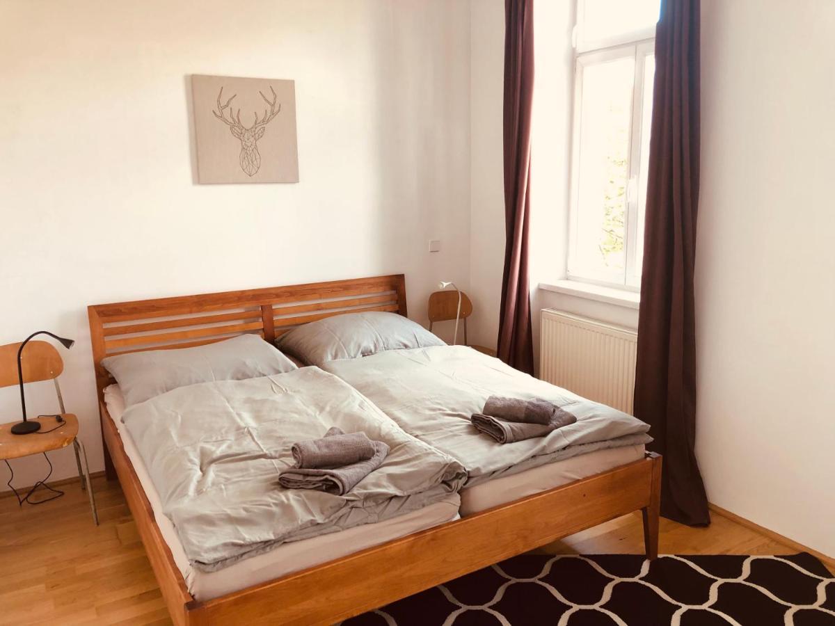 Helle 4 Zimmer Familien-Wohnung Mit Balkon! Schloss Schonbrunn In Gehdistanz فيينا المظهر الخارجي الصورة