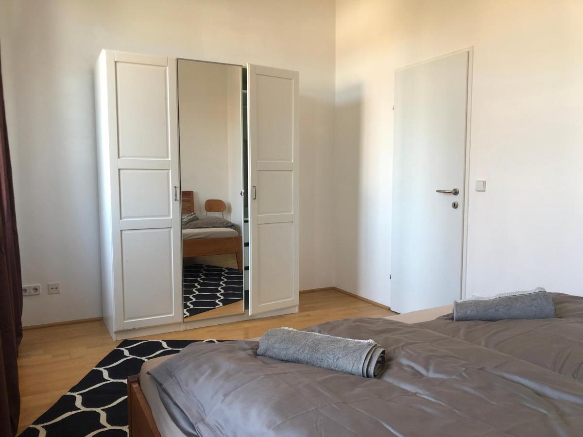 Helle 4 Zimmer Familien-Wohnung Mit Balkon! Schloss Schonbrunn In Gehdistanz فيينا المظهر الخارجي الصورة