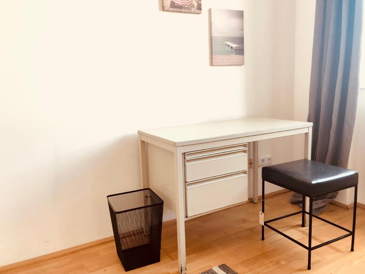 Helle 4 Zimmer Familien-Wohnung Mit Balkon! Schloss Schonbrunn In Gehdistanz فيينا المظهر الخارجي الصورة