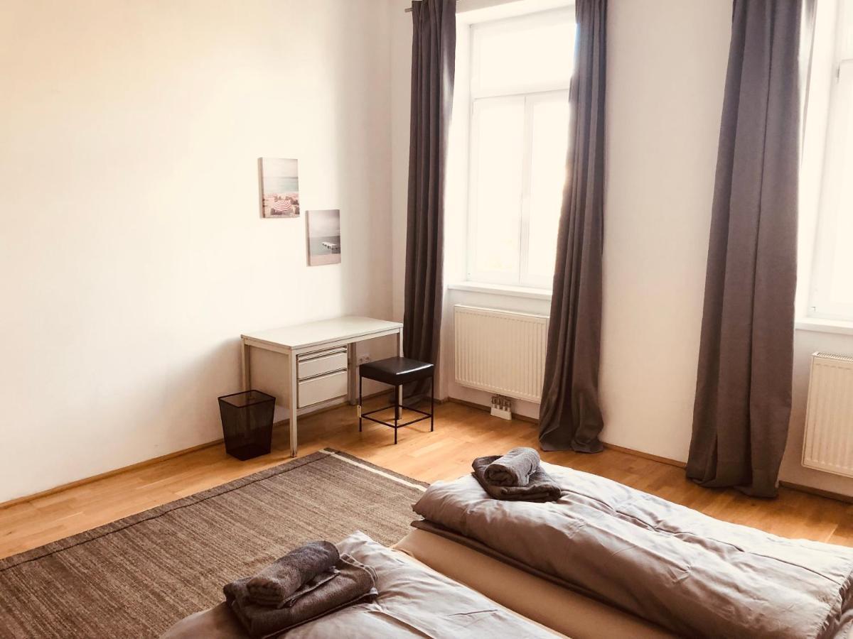 Helle 4 Zimmer Familien-Wohnung Mit Balkon! Schloss Schonbrunn In Gehdistanz فيينا المظهر الخارجي الصورة