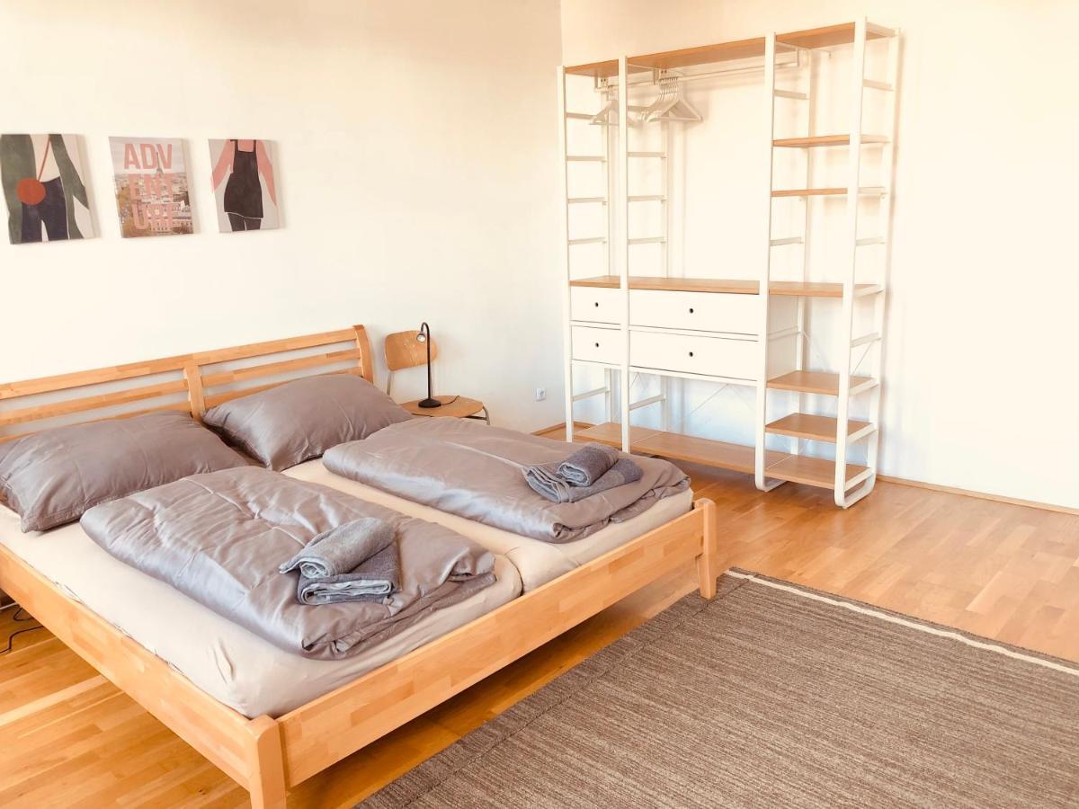Helle 4 Zimmer Familien-Wohnung Mit Balkon! Schloss Schonbrunn In Gehdistanz فيينا المظهر الخارجي الصورة