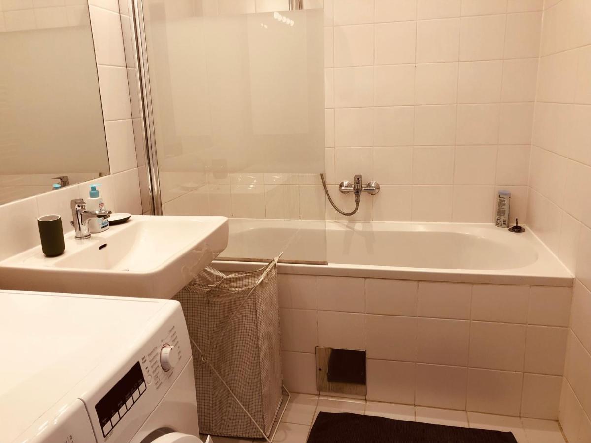 Helle 4 Zimmer Familien-Wohnung Mit Balkon! Schloss Schonbrunn In Gehdistanz فيينا المظهر الخارجي الصورة